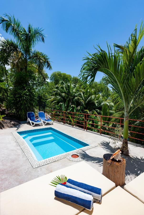 La Pointe Huts Chalet Baie Sainte Anne