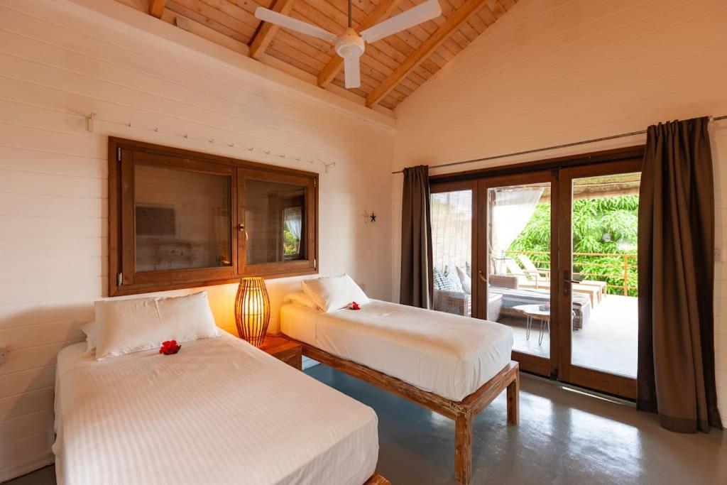 La Pointe Huts