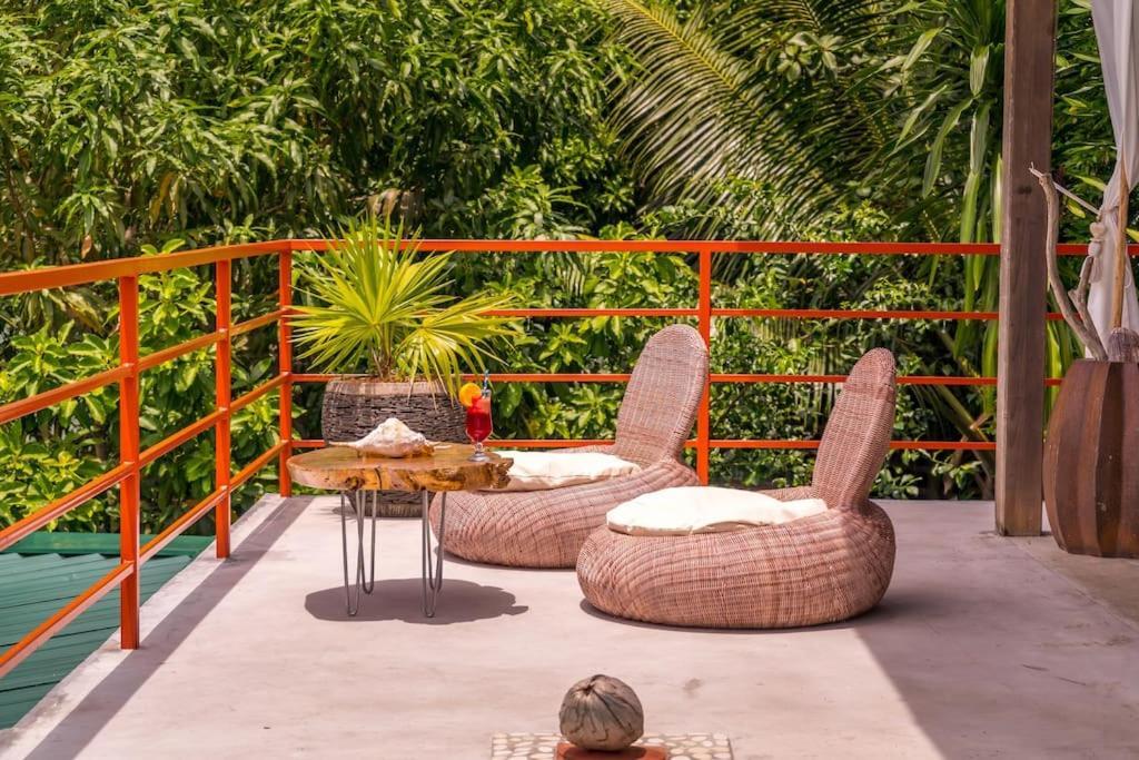 La Pointe Huts Chalet Baie Sainte Anne