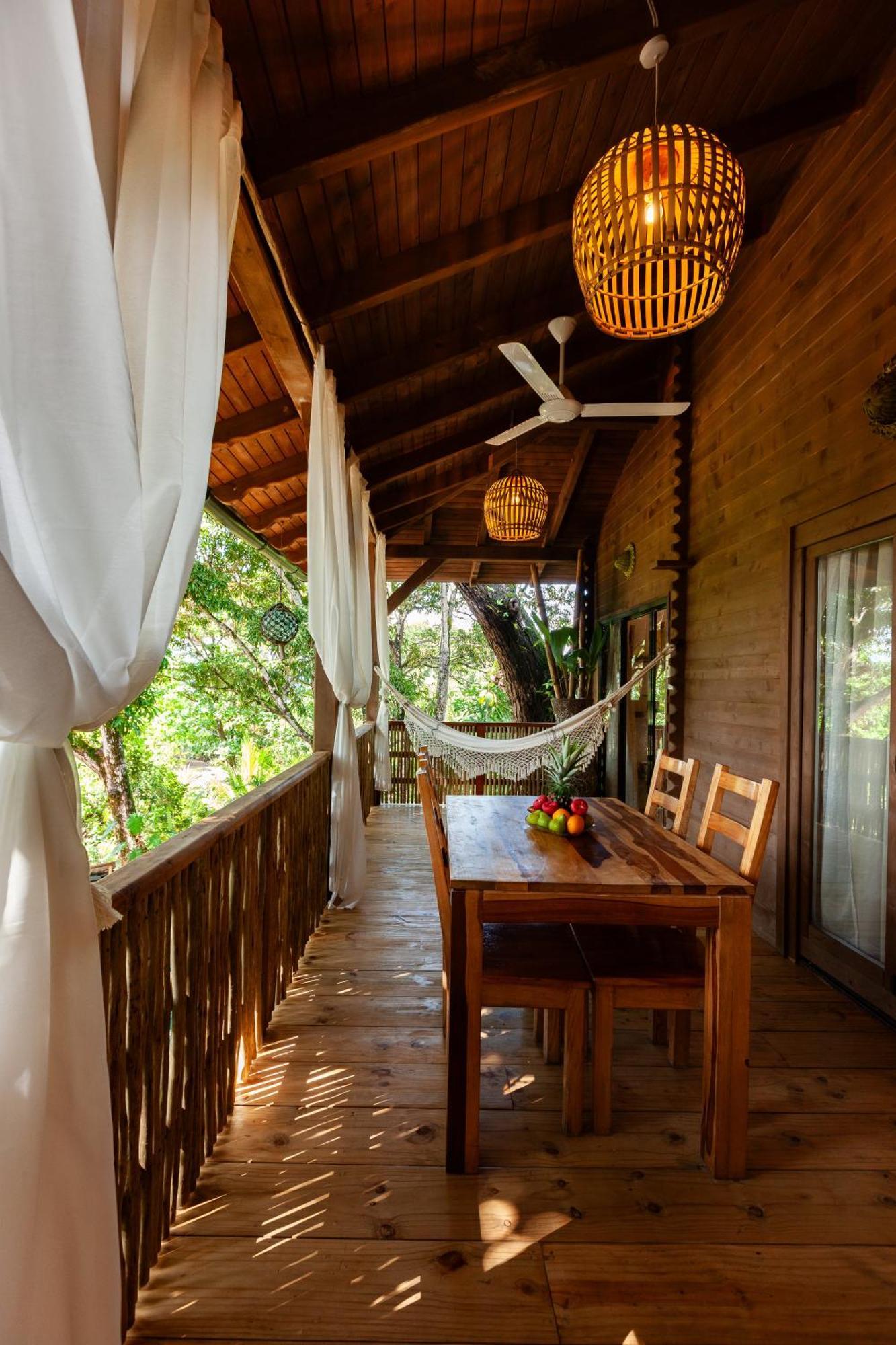 La Pointe Huts * באיה סיינטה אנה