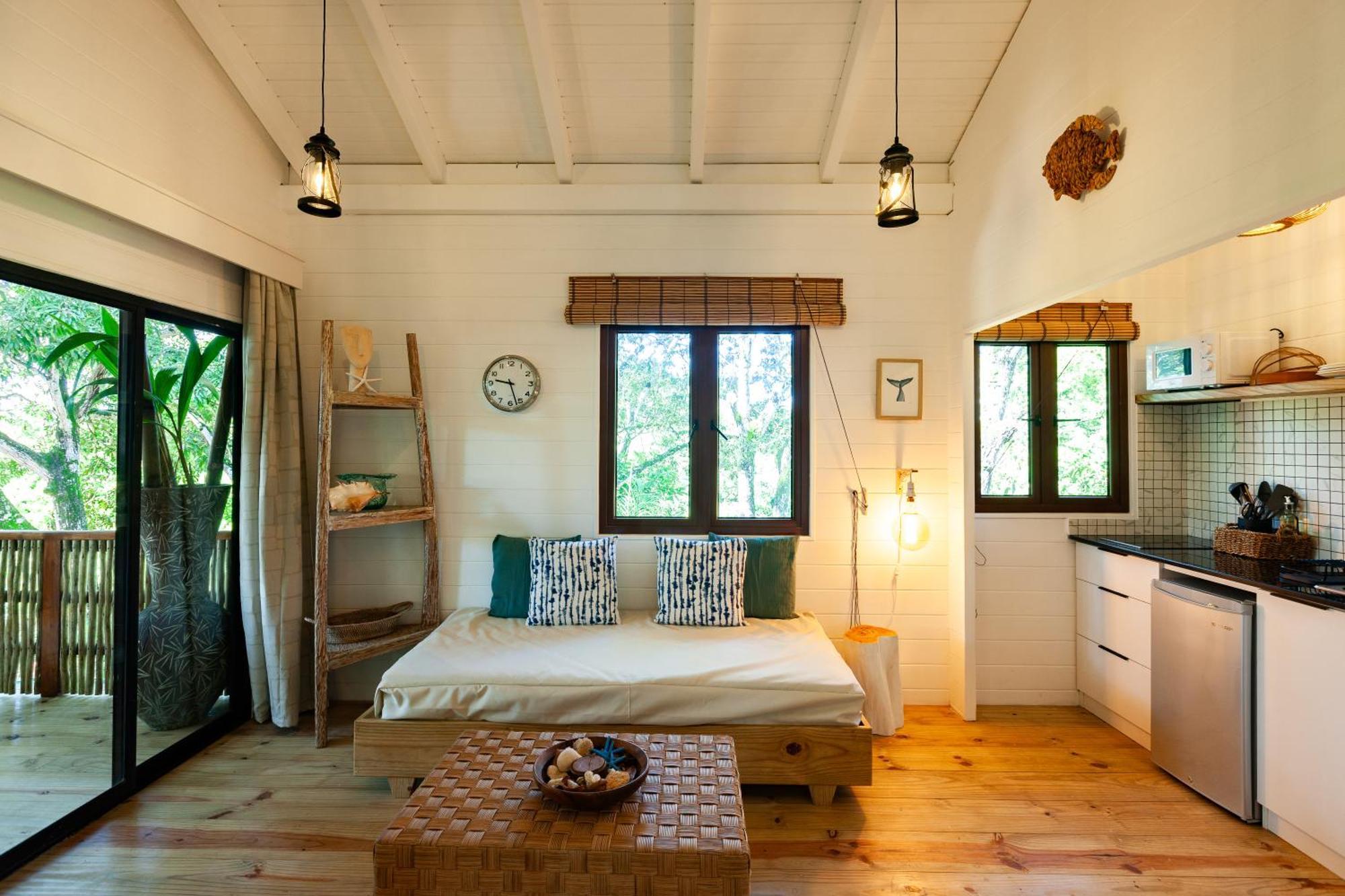 La Pointe Huts Chalet *